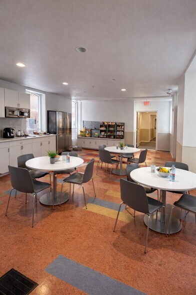 More Photos Of 433 Franklin St, Buffalo Schools For Lease