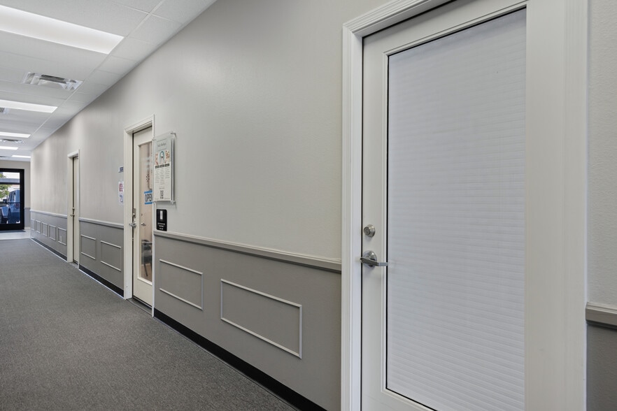 More Photos Of 16421 N Tatum Blvd, Phoenix Office For Sale