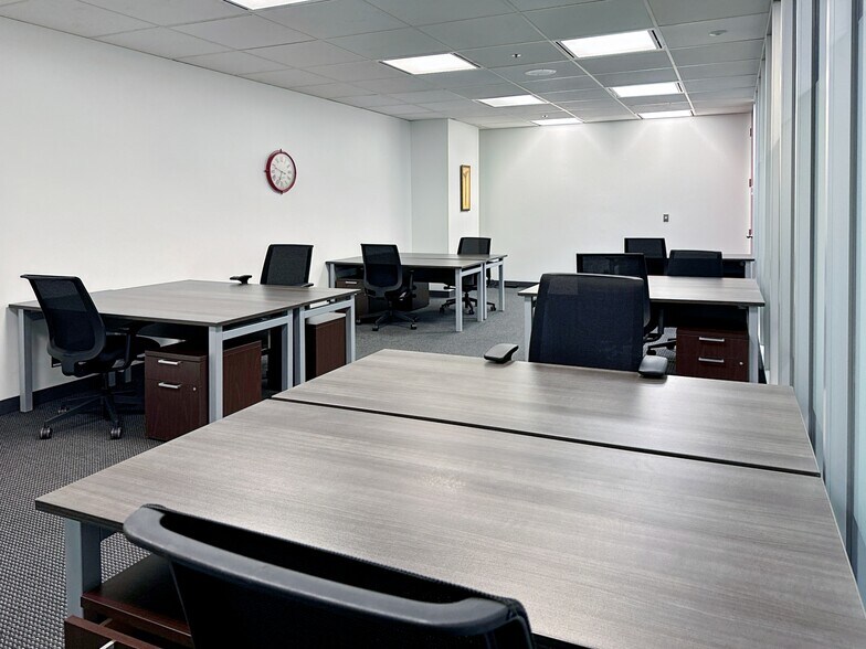 More Photos Of 1250 Boul René-Lévesque O, Montréal Coworking Space