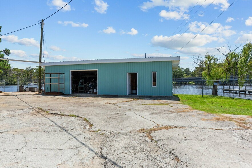 More Photos Of 1054 E Main St, Washington General Retail For Sale