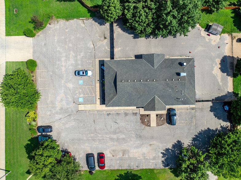 More Photos Of 2342 S Maize Rd, Wichita Restaurant For Sale