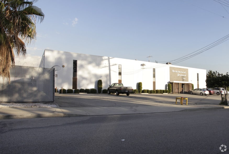 More Photos Of 7104 Case Ave, North Hollywood Warehouse For Sale
