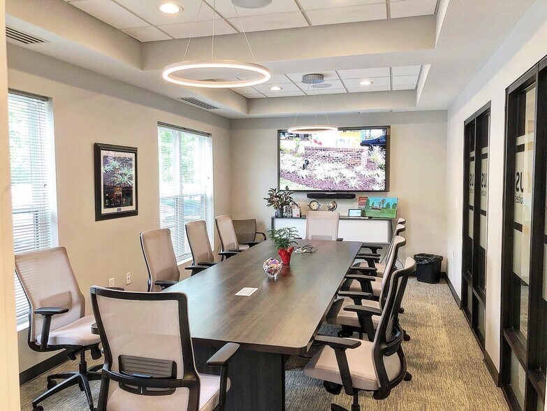 More Photos Of 9541 Julian Clark Ave, Huntersville Office For Lease