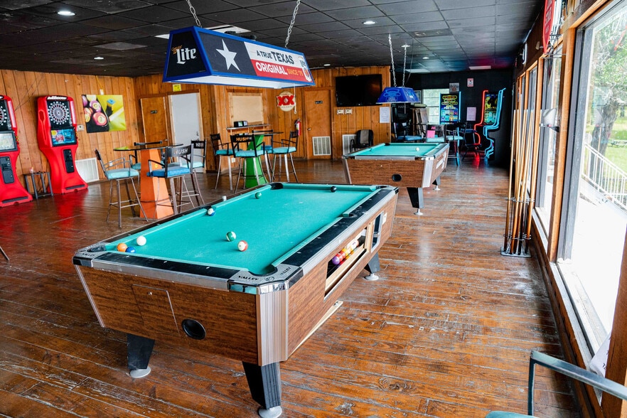 More Photos Of 371 Navaho Trl, Onalaska Hotel For Sale