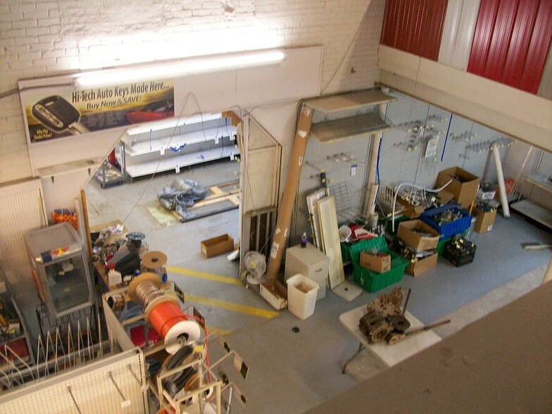 More Photos Of 124 Bushnell Plz, Bushnell Storefront Retail Office For Sale