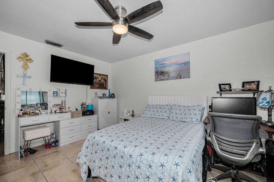 More Photos Of 1231 Illinois Ave, Palm Harbor Apartments For Sale