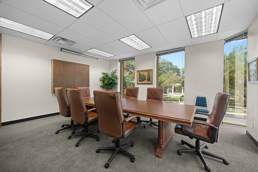 More Photos Of 1411 West Ave, Austin Office For Sale