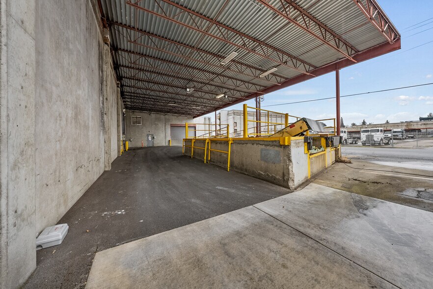 More Photos Of 661 S Fir St, Medford Refrigeration Cold Storage For Lease