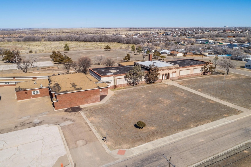 More Photos Of 2800 NW 9th St, Amarillo Schools For Sale