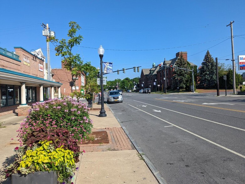 More Photos Of 1066 Madison Ave, Albany Freestanding For Lease