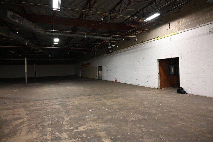 More Photos Of 2300 Claremont Ave, Ashland Storefront For Sale