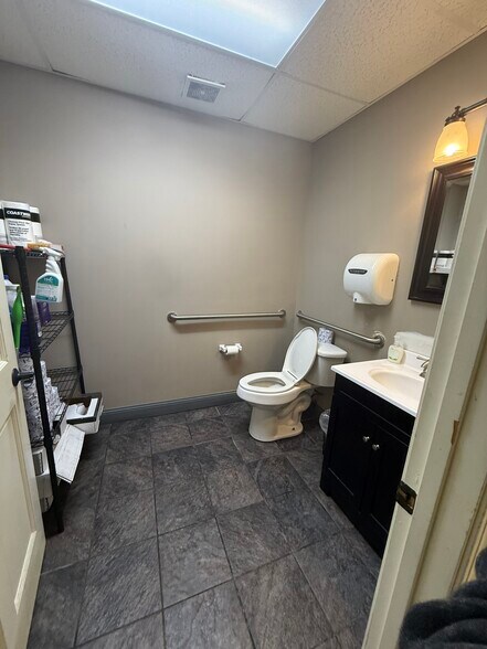 More Photos Of 116 Kingston Dr, Daleville Freestanding For Lease