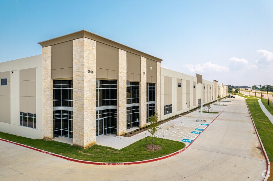 Primary Photo Of 2951 S Valley Pky, Lewisville Warehouse For Lease