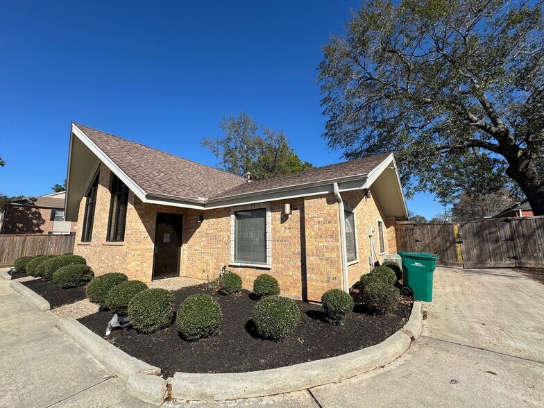 More Photos Of 2204 Sunpark Dr, Conroe Office For Lease