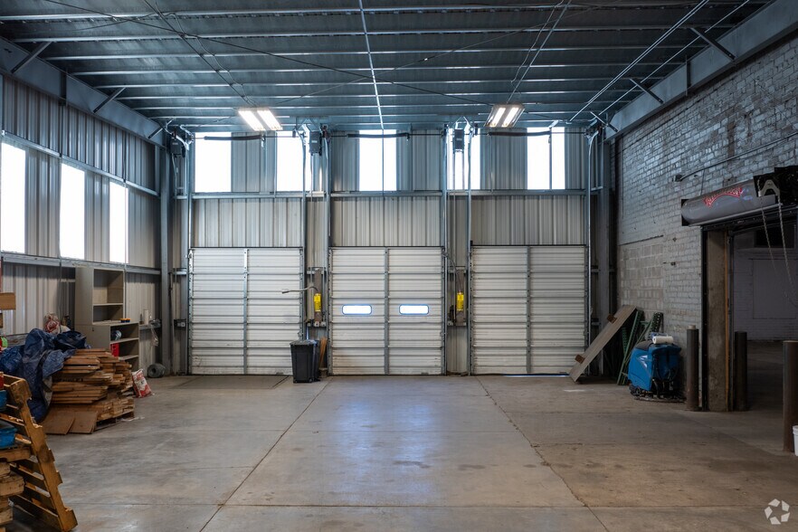 More Photos Of 400 Cherry Ave SE, Canton Manufacturing For Lease