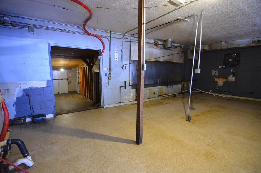More Photos Of 12560 US-27, Chickamauga General Retail For Sale