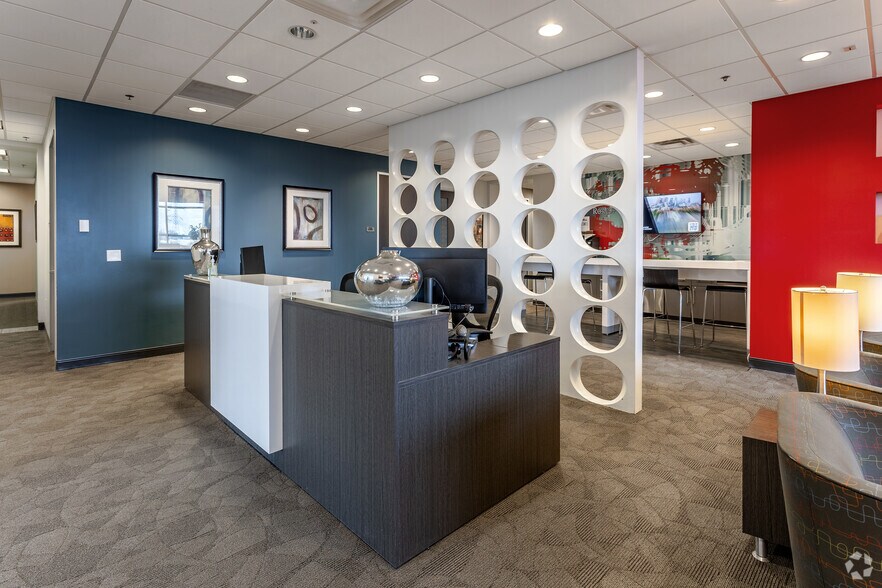 More Photos Of 2355 Highway 36 W, Roseville Coworking Space