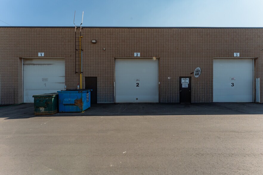 More Photos Of 225 Advance Blvd, Brampton Warehouse For Sale
