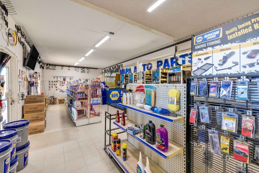 More Photos Of 2476 Stirrup Rd, Borrego Springs General Retail For Sale