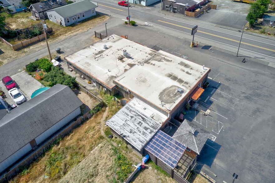 More Photos Of 780-782 US 101, Chinook Restaurant For Sale