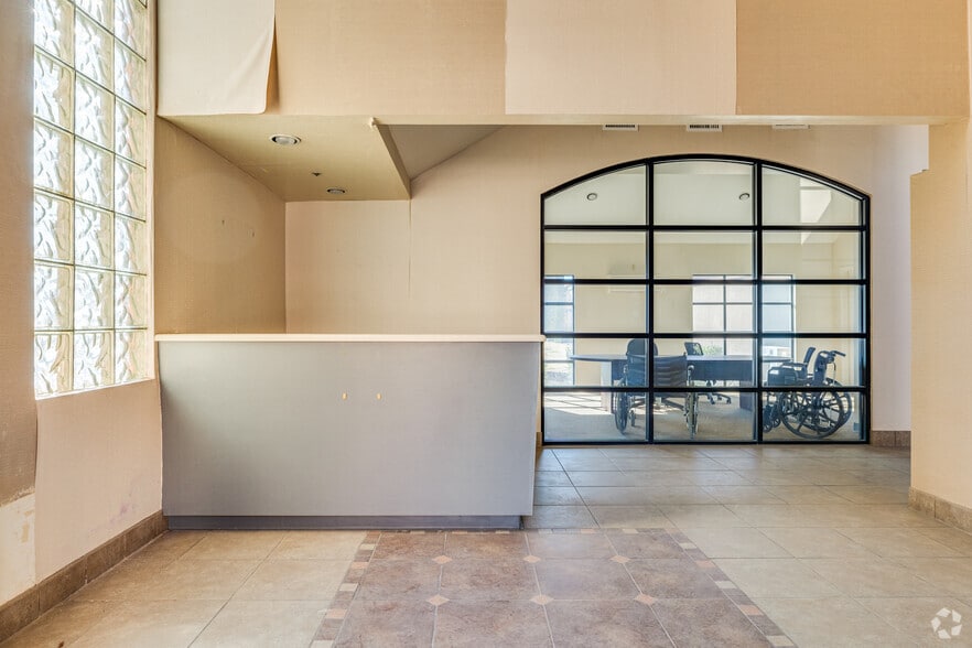 More Photos Of 13818 N Thunderbird Blvd, Sun City Rehabilitation Center For Sale