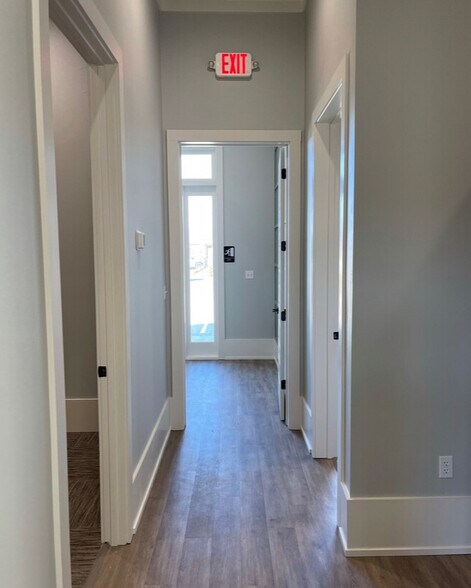 More Photos Of 4021 W.E. Heck Ct, Baton Rouge Office For Lease