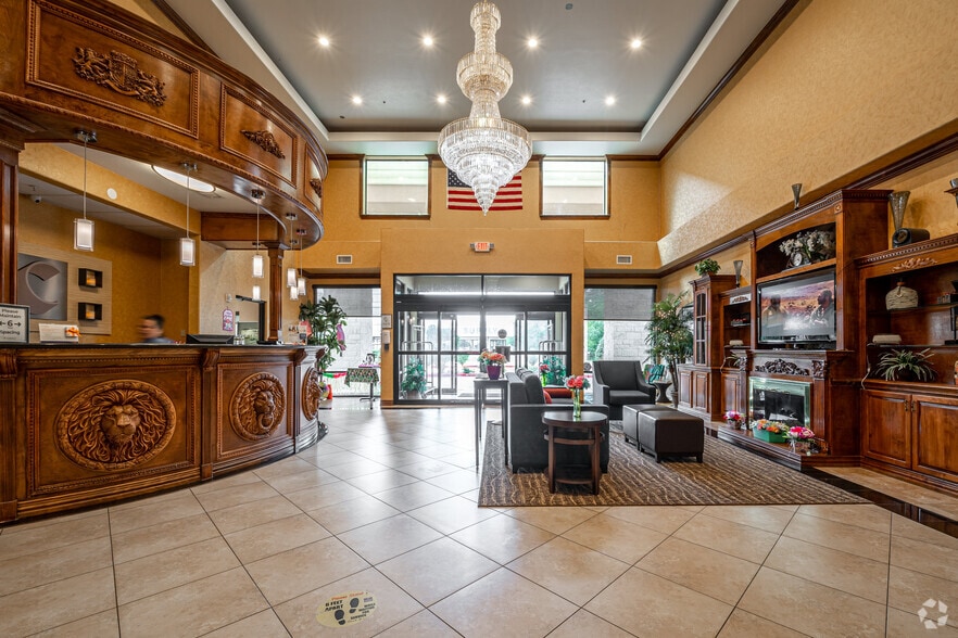 More Photos Of 5100 7th St, Bay City Hotel For Sale