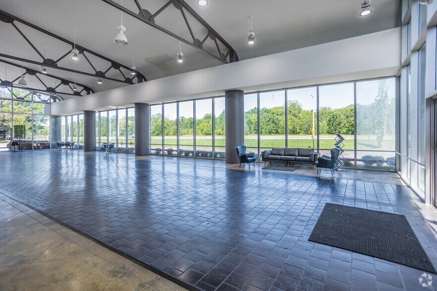 6175 Mt Moriah Road Ext, Memphis, TN 38115 Showroom For Sale
