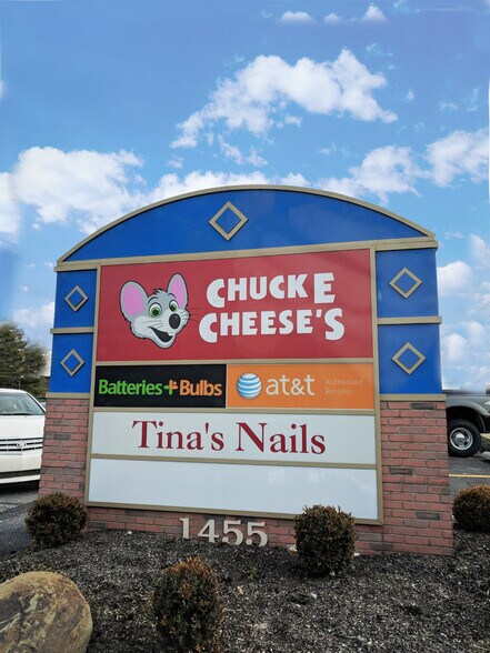 More Photos Of 1455 S National Rd, Columbus Unknown For Lease