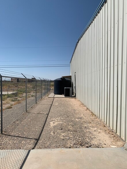 More Photos Of 12708 Montana Ave, El Paso Warehouse For Lease