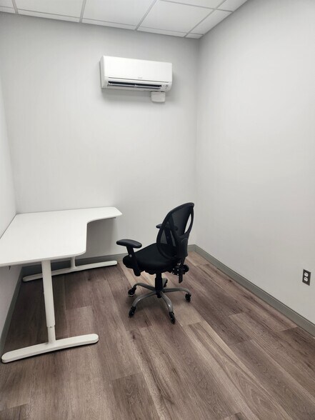 More Photos Of 15 Sproat St, Middleboro Service For Lease