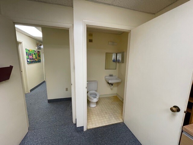 More Photos Of 100 Elden St, Herndon Medical For Sale