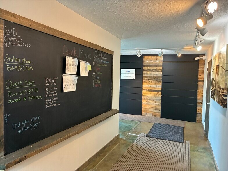 More Photos Of 461-489 W Parkland Dr, Sandy Warehouse For Lease
