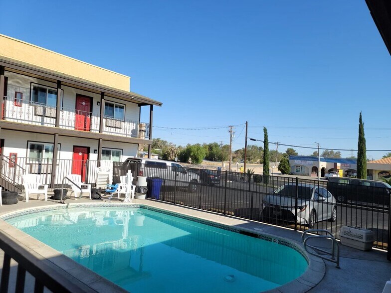 More Photos Of 15765 Mojave Dr, Victorville Hotel For Sale