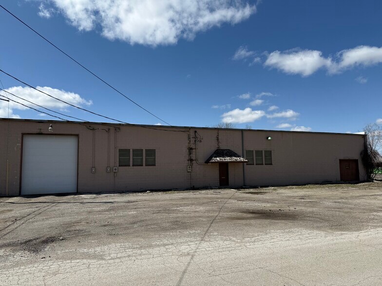 More Photos Of 3106 South Ave, Toledo Warehouse For Lease