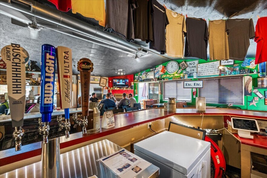 More Photos Of 852 Southern Hwy, Mineral Wells Industrial For Sale