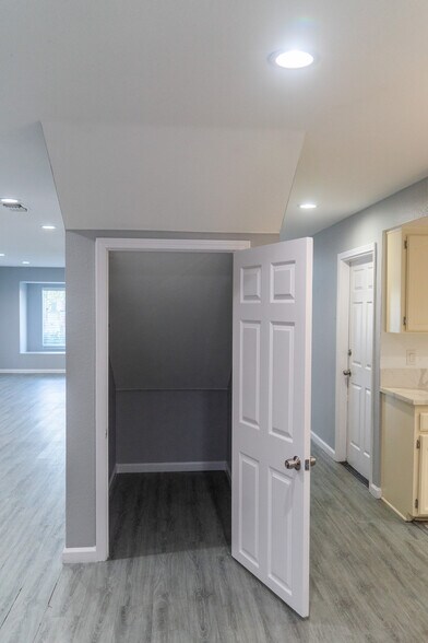 More Photos Of 2506 E 6th St, Long Beach Multifamily For Sale