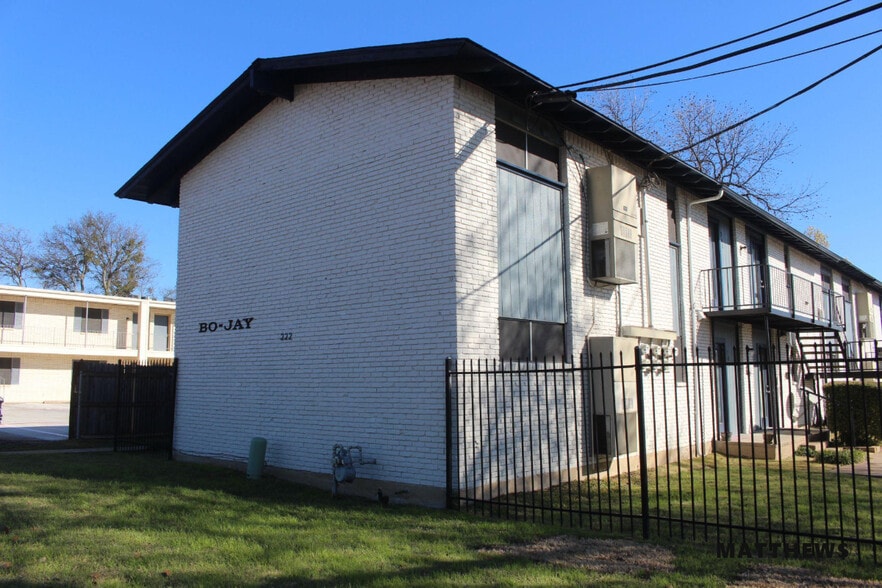 Primary Photo Of 222 S Hampton Rd, DeSoto Multifamily For Sale