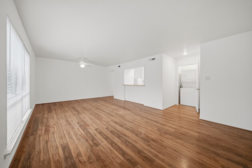 More Photos Of 611 S Ennis St, Bryan Apartments For Sale