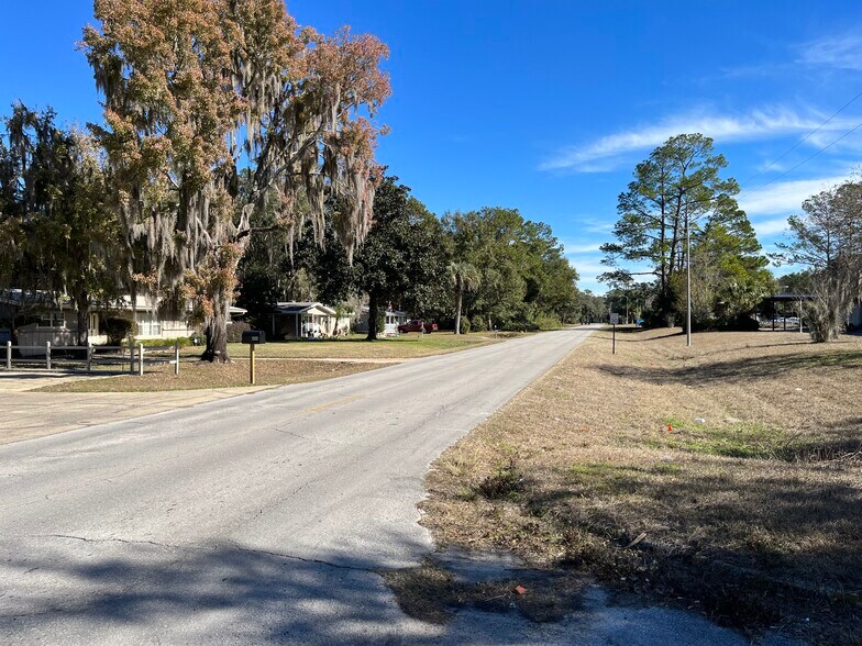 More Photos Of 407 E Ash St, Perry Medical For Sale