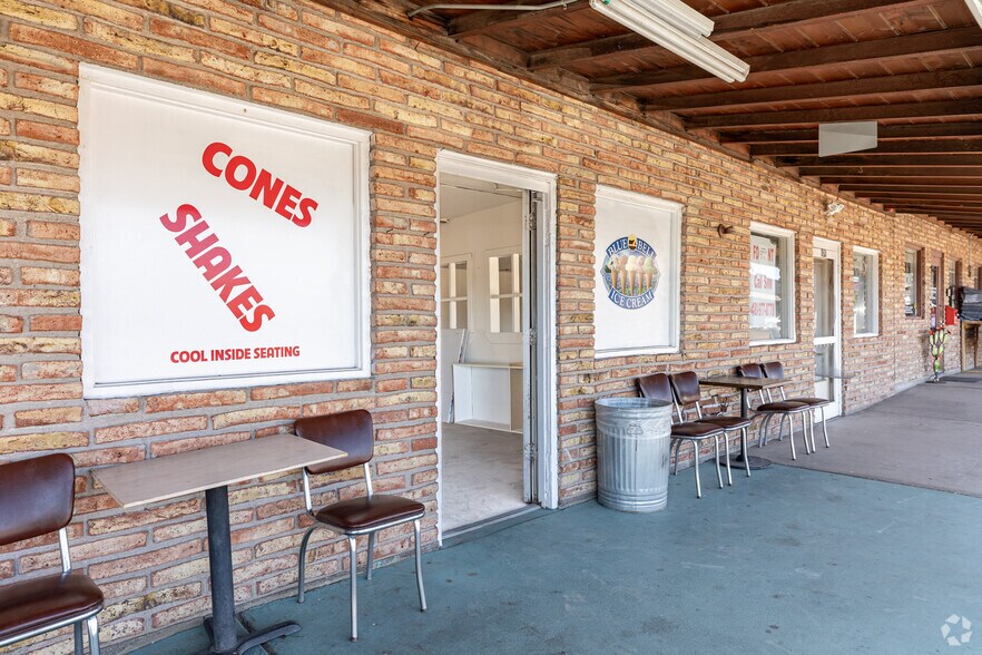 More Photos Of 300-350 W Apache Trl, Apache Junction Unknown For Lease