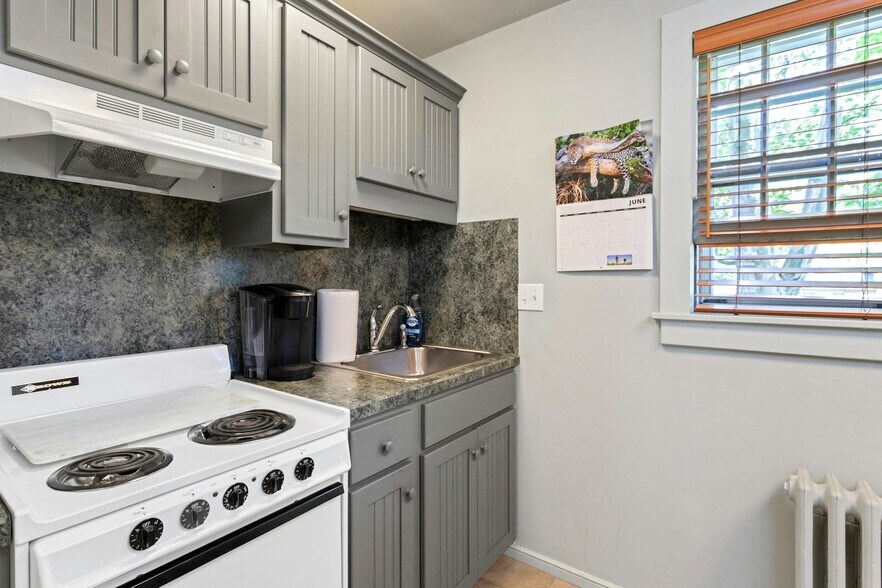 More Photos Of 1038-1056 Main St S, Woodbury Apartments For Sale