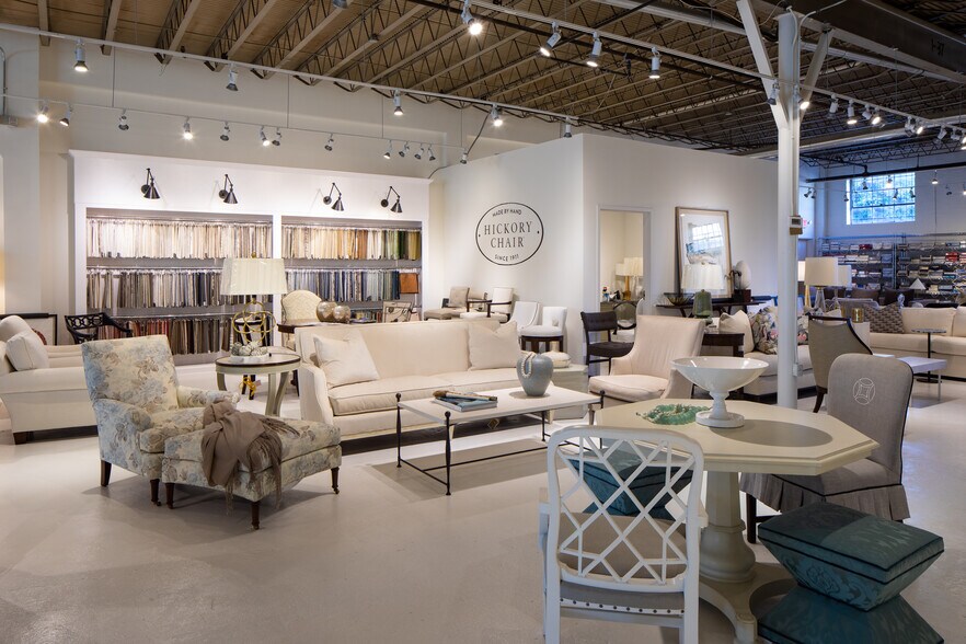 More Photos Of 1190-1194 Huff Rd NW, Atlanta Showroom For Lease