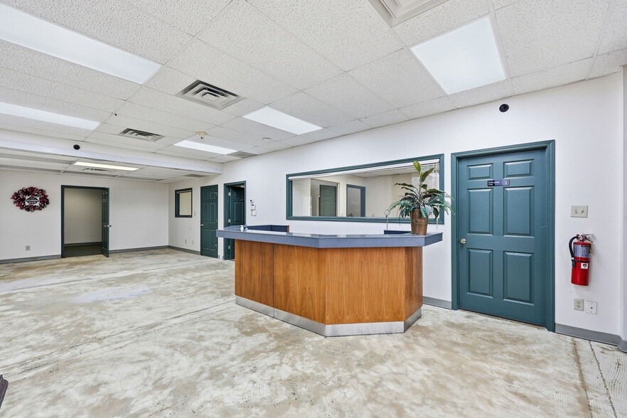 More Photos Of 3743 Old Flowery Branch Rd, Oakwood Warehouse For Lease