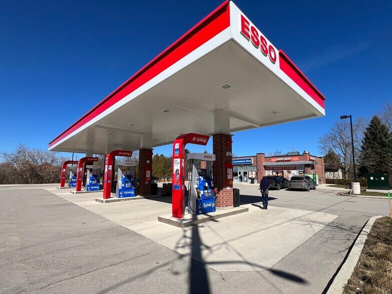 Primary Photo Of 40 Arthur St W, Thornbury Service Station For Sale