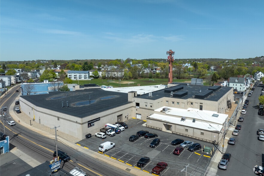 More Photos Of 71 Linden St, Lynn Warehouse For Lease