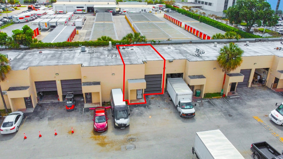 More Photos Of 2104-2120 W 62nd St, Hialeah Warehouse For Lease