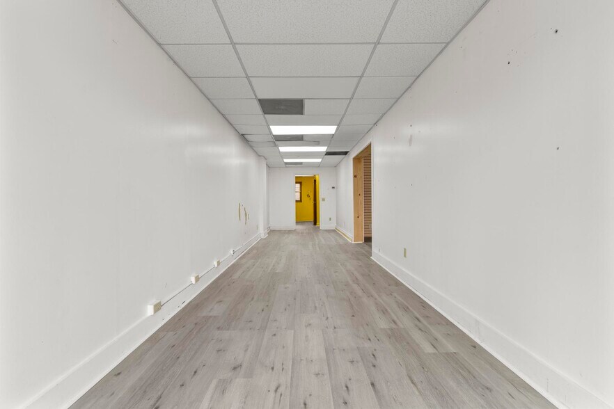 More Photos Of 2980 Whitney Ave, Hamden Storefront Retail Office For Lease
