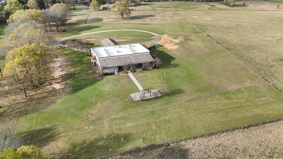 More Photos Of 14284 State Highway 322 N, Kilgore Lodge Meeting Hall For Sale