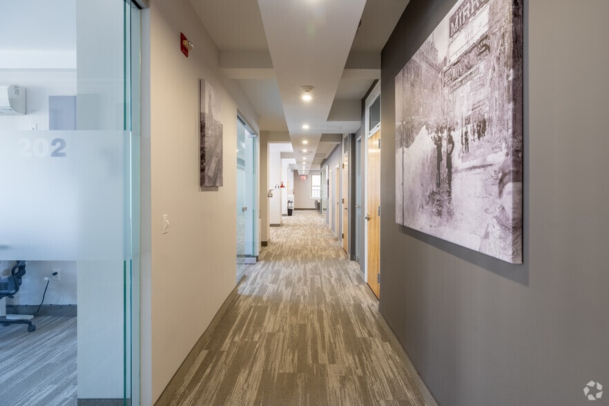 More Photos Of 1087 Elm St, Manchester Office For Lease